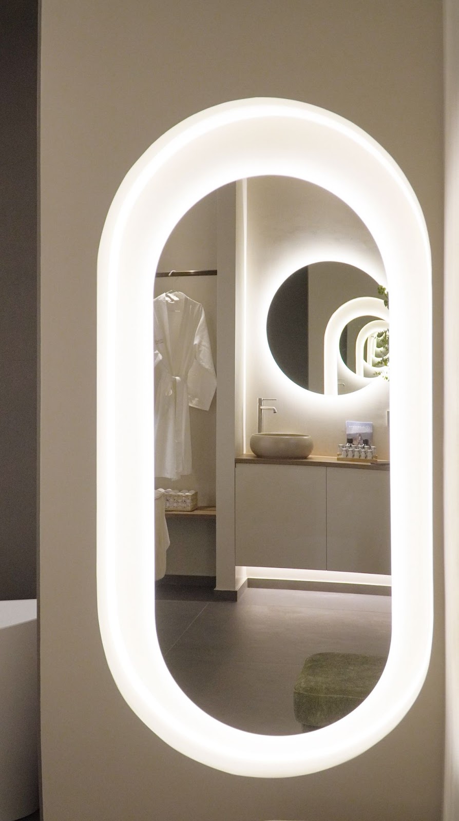 Dettaglio botanico e ambient del centro Beautique Beauty SPA Modena